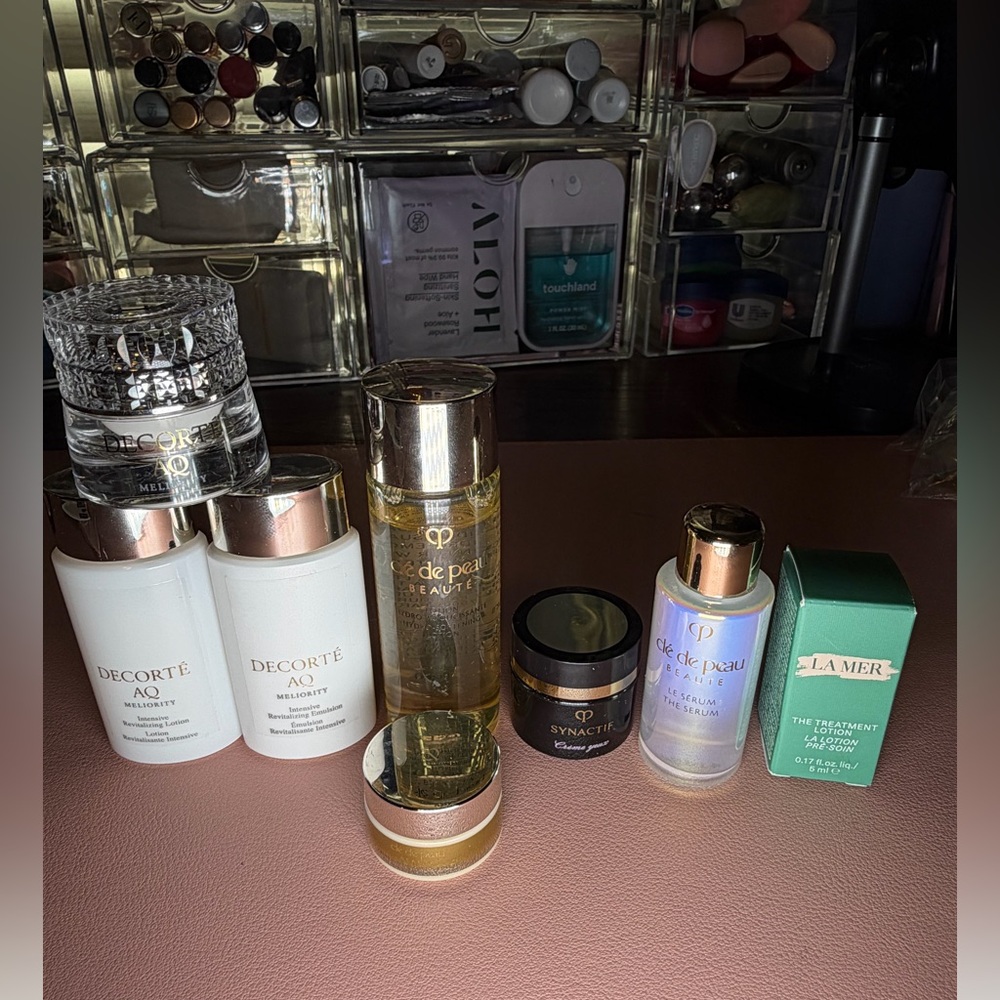 Deluxe/High End Brands: 114 Item Beauty/Skin/Hair Sample Assortment - Picture 2 of 13